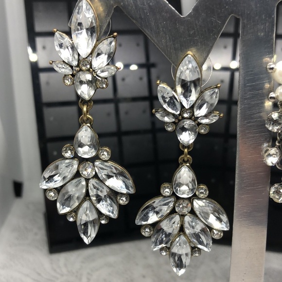 𝅺Bundle lot 2 statement style glam earrings faux pearls & rhinestones - Picture 5 of 7